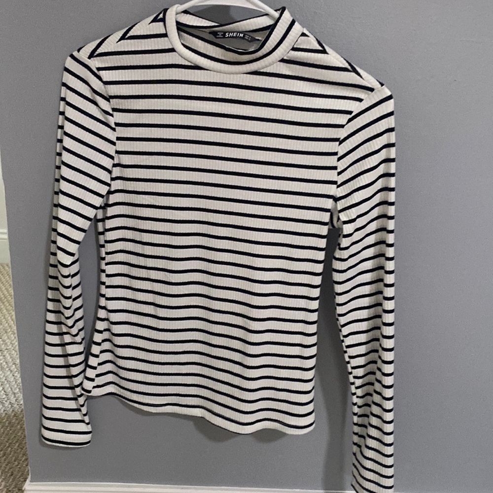 Small long sleeve striped shirt